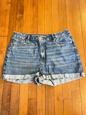 American Eagle Highest Rise Mom Shorts Rolled Hem Medium Blue Denim Shorts